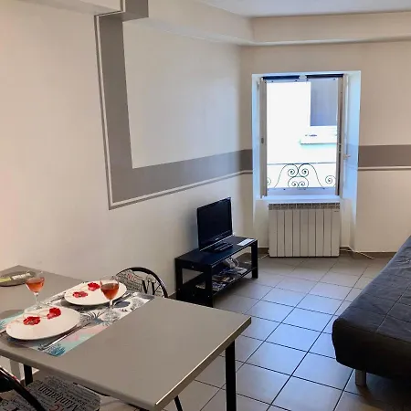 Centre Apartment *