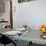 Apartment Centre *