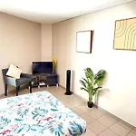 Centre Apartment *