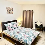 Apartment Centre *